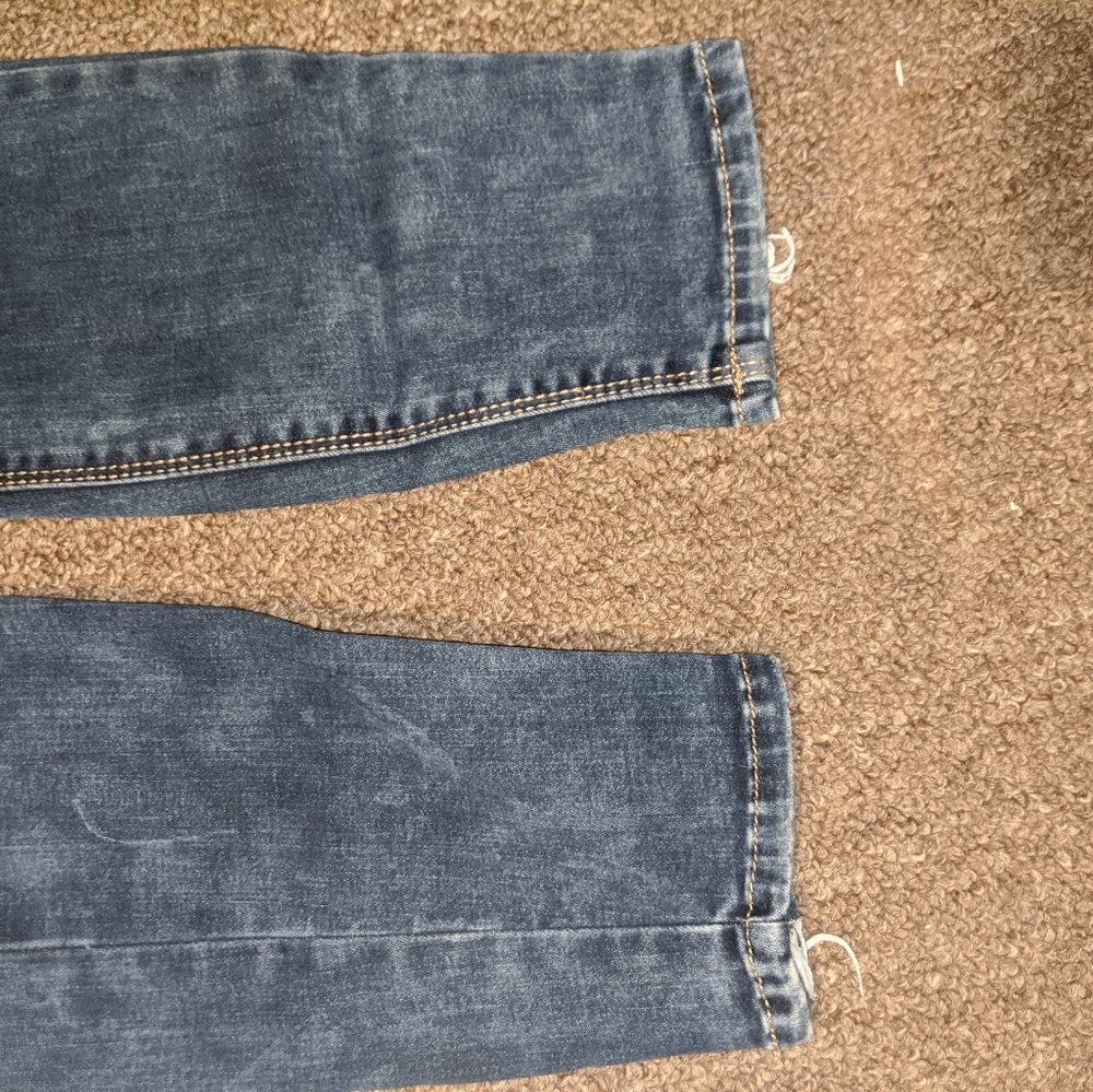 High Rise Distressed Jeans - Picture 4 of 5